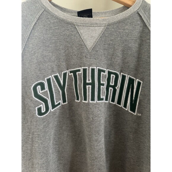 Harry Potter Slytherin Embroidered Sweatshirt Universal Studios Exclusive M - Picture 2 of 5